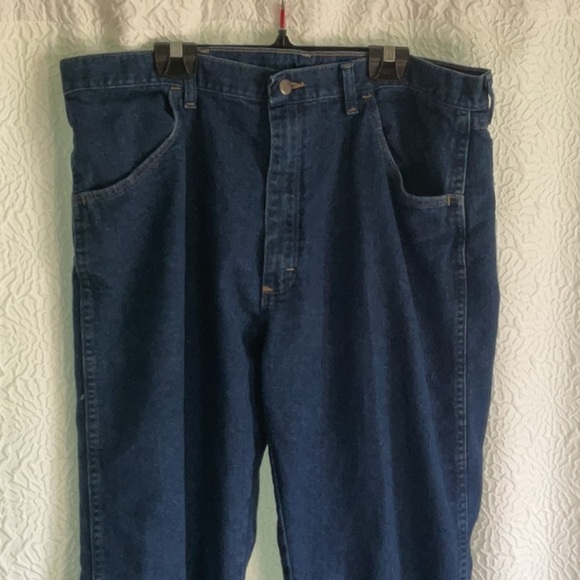 Wrangler Men's Deep Indigo Relaxed Jeans - Picture 7 of 10